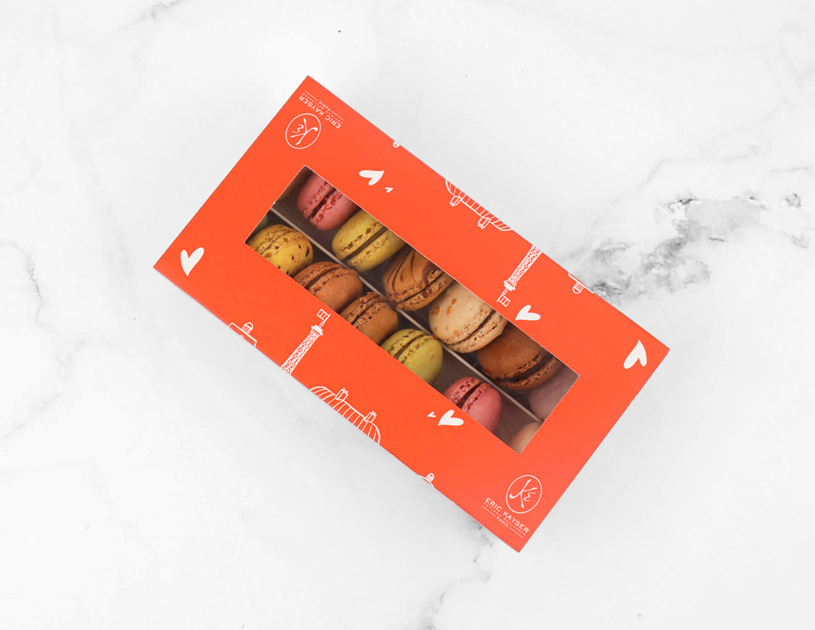 Coffret d'un assortiment de 14 macarons