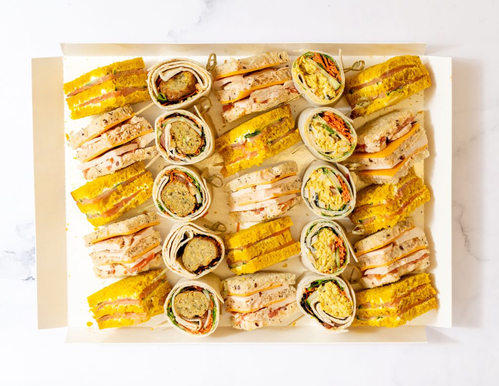 Savory box of 25 mini wraps & clubs - Maison Kayser