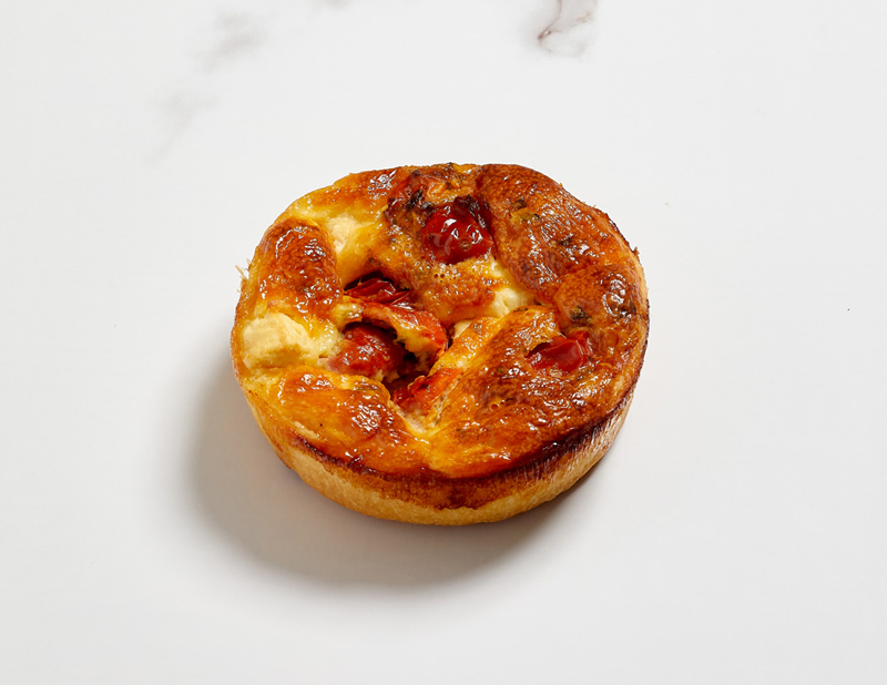 Quiche individuelle tomate, féta et basilic