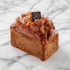 400g de cake aux marrons avec des marrons glacés sur le dessus