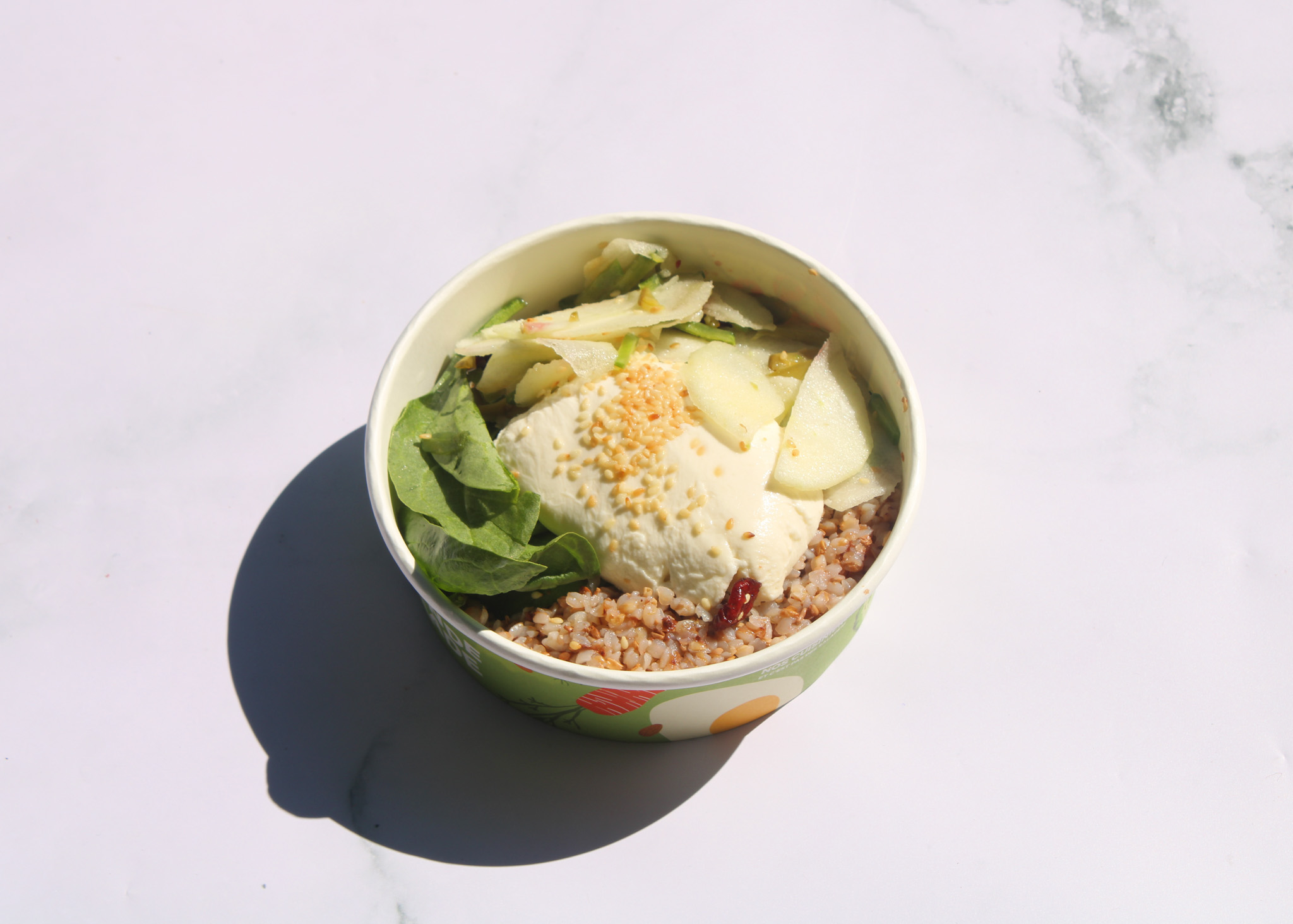 ASSIETTE SALADE FRAÎCHE QUINOA TANDOORI MOZZA