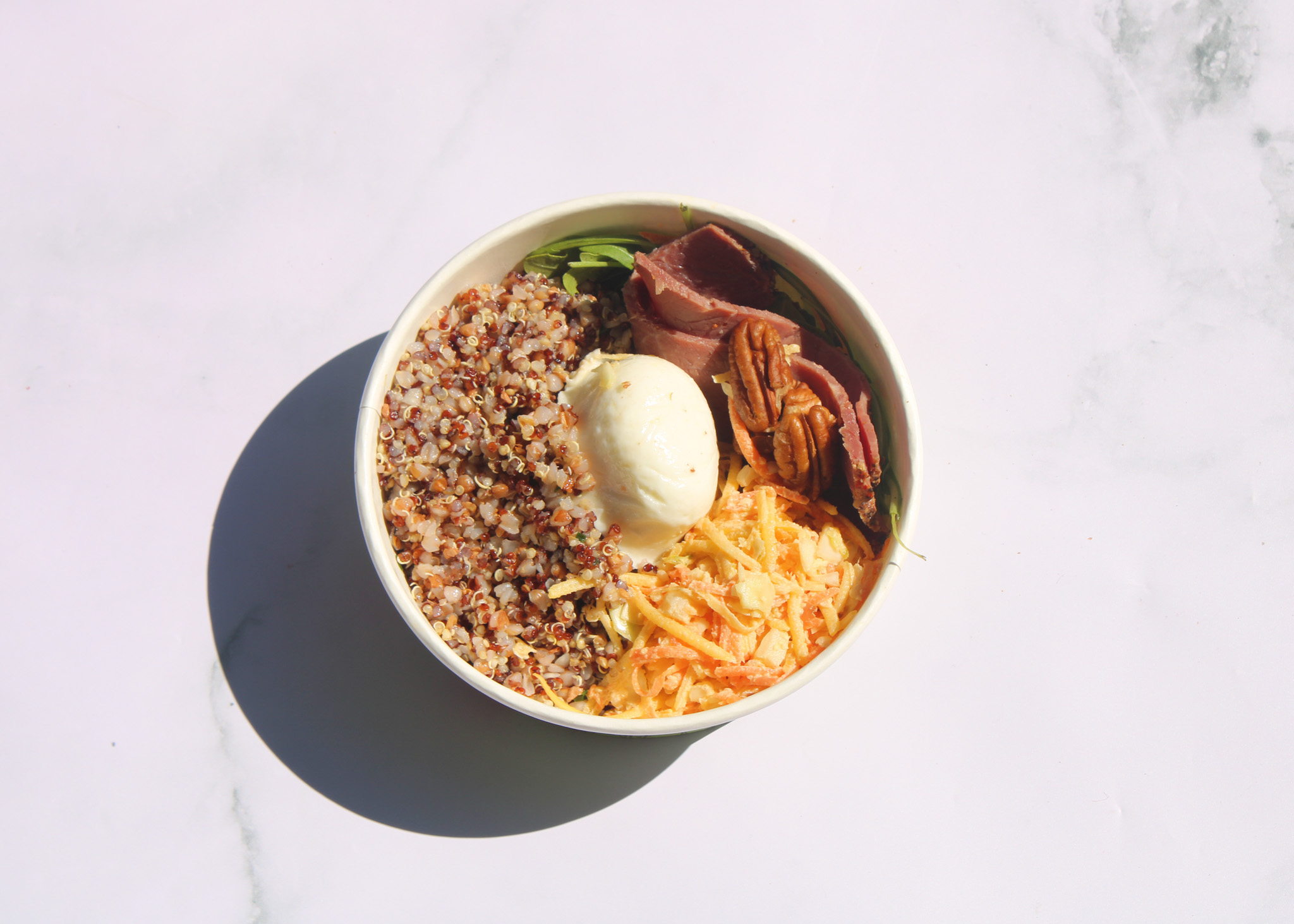 ASSIETTE POKE PASTRAMI COLESLAW